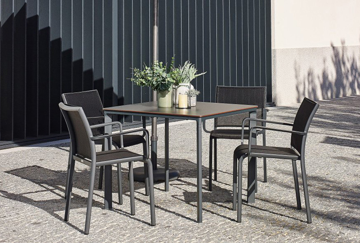 Meet by simplysofas.in